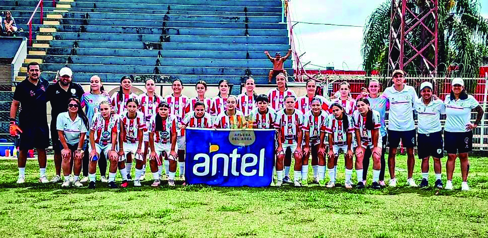 Plantel de la Selección Salteña Sub 16 que enfrentará a Fray Bentos.