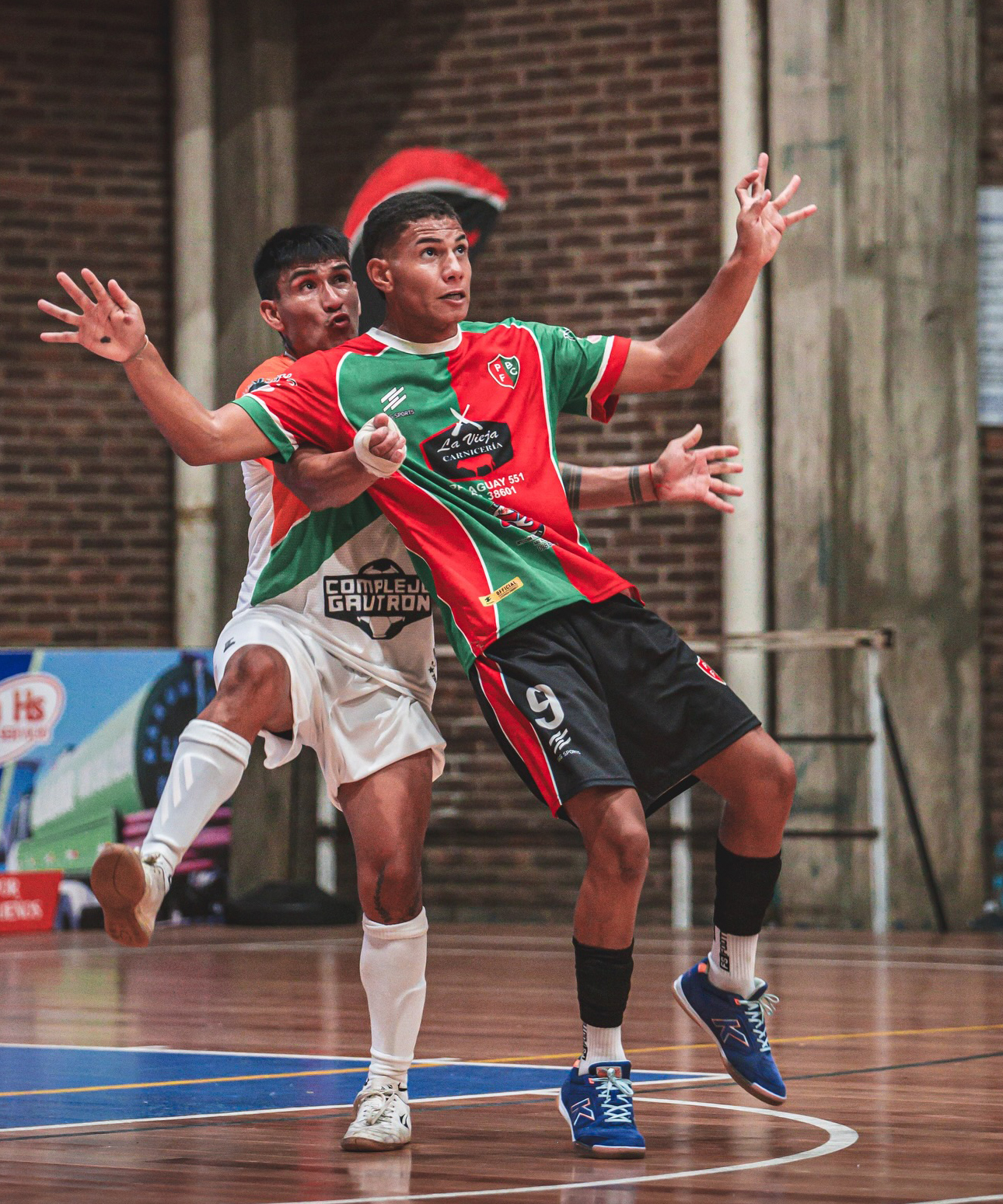 Futsal: volvió a jugar solo la Divisional B: Palomar y Barrio Artigas igualaron un partidazo y Cerro se les escapó