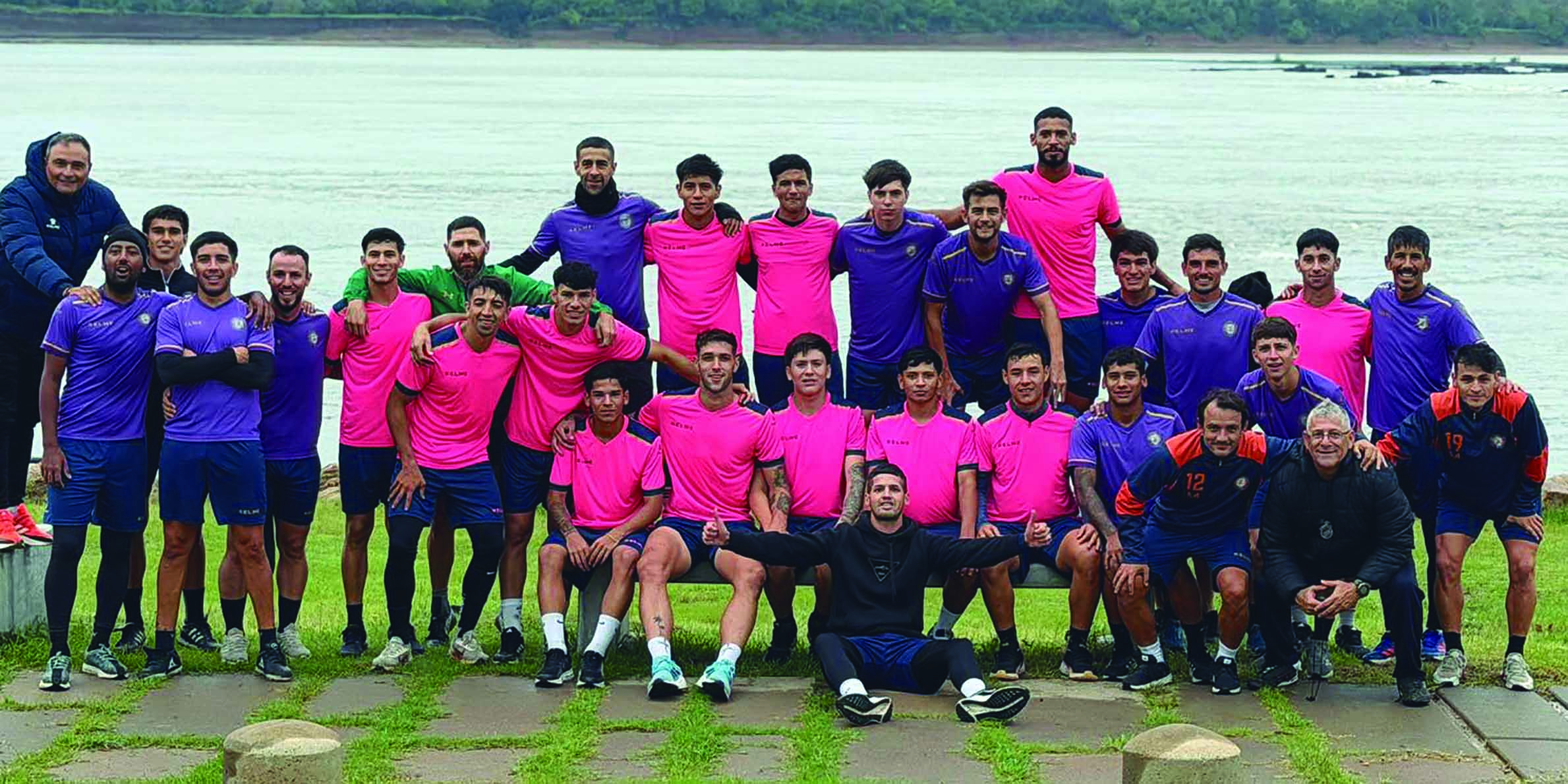 Parte del plantel que comenzará a transitar el camino de una nueva ilusión de ascenso.