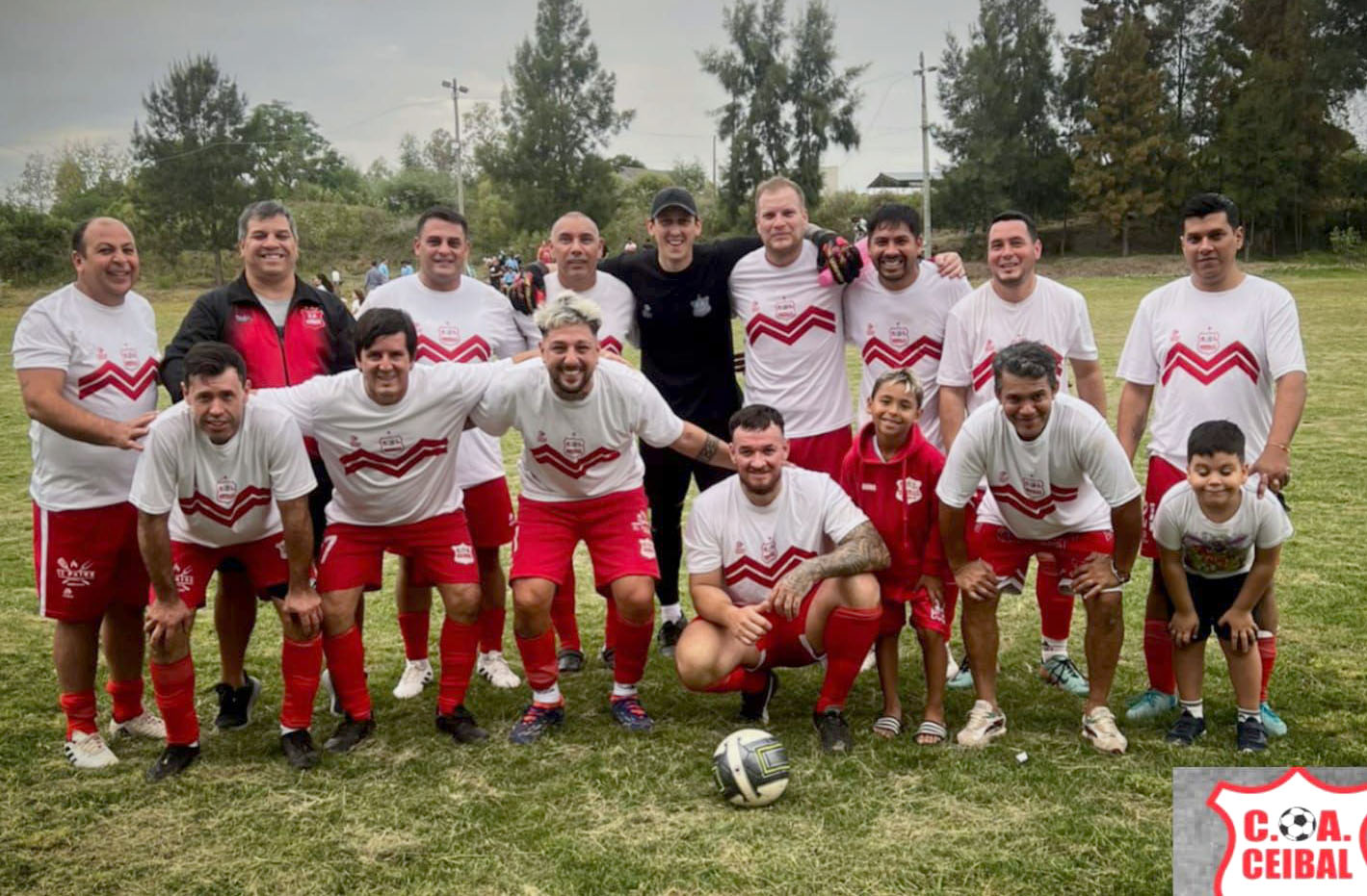 Los de arriba se despegan en el Senior