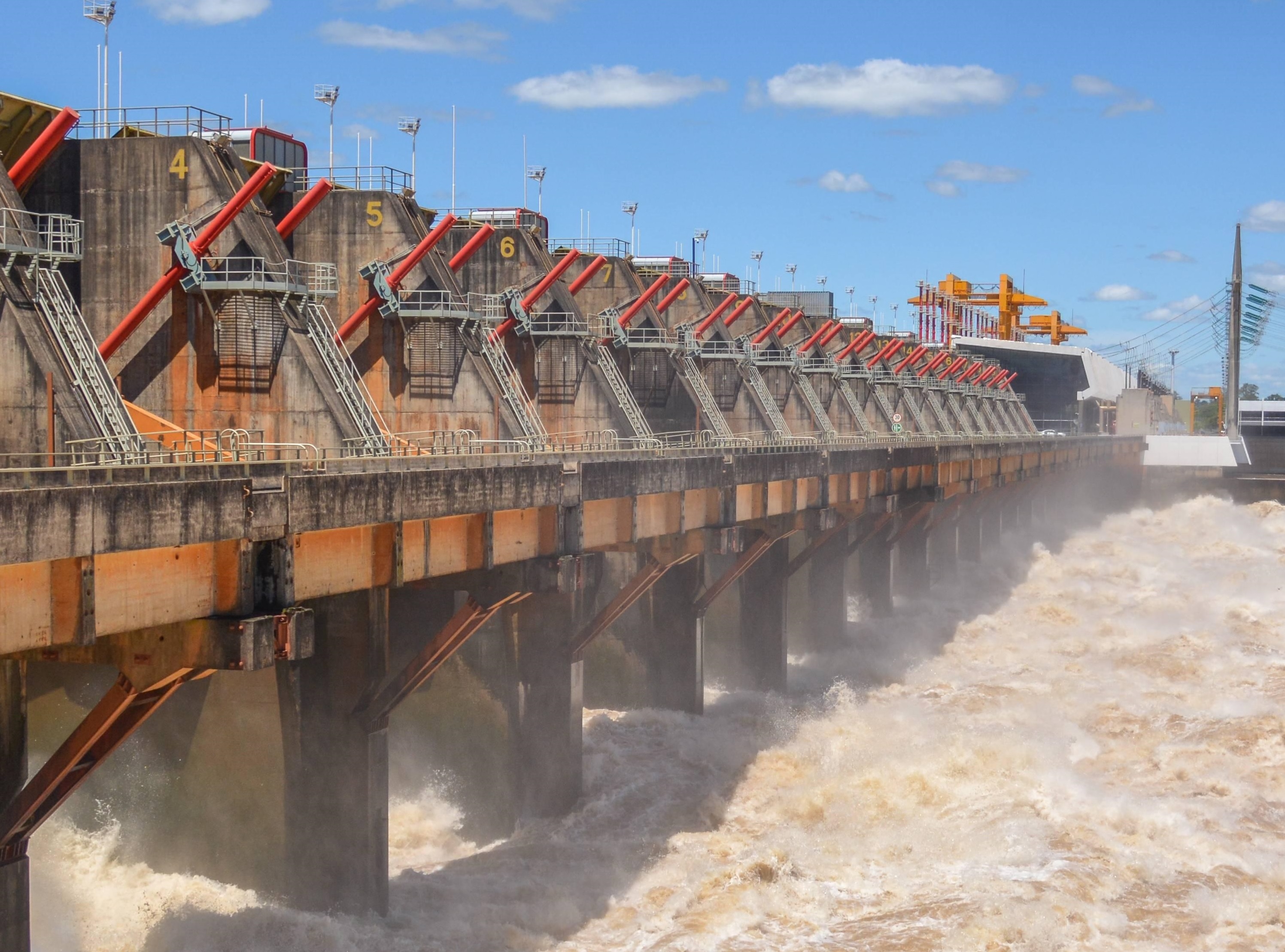 Salto Grande extiende proyección hasta el lunes con marcas estables