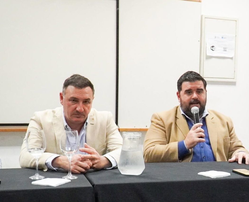 Presentaron primer Vademécum  de aguas termales de Uruguay que  busca posicionarlas en el mundo