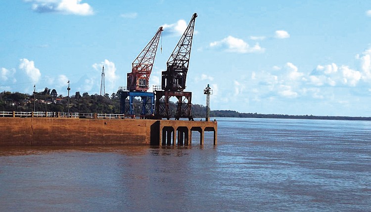 Salto Grande adapta maniobras  ante el ingreso de mayor caudal  y prevé ascenso en el puerto