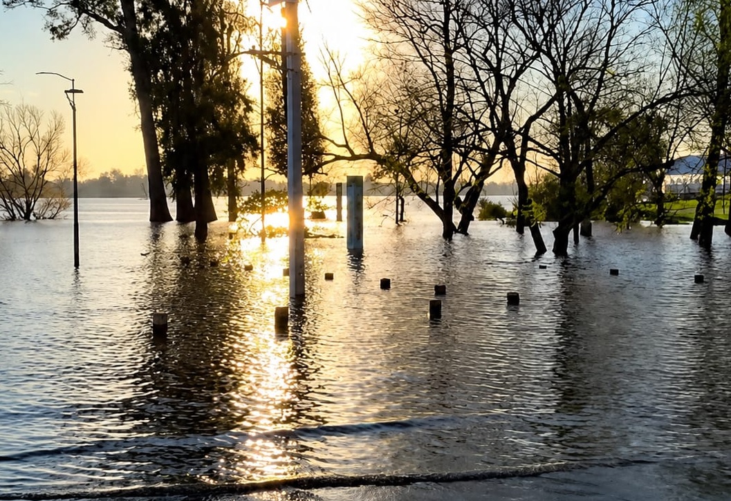 El río Uruguay llega a 11,20 metros y  se preparan las primeras evacuaciones