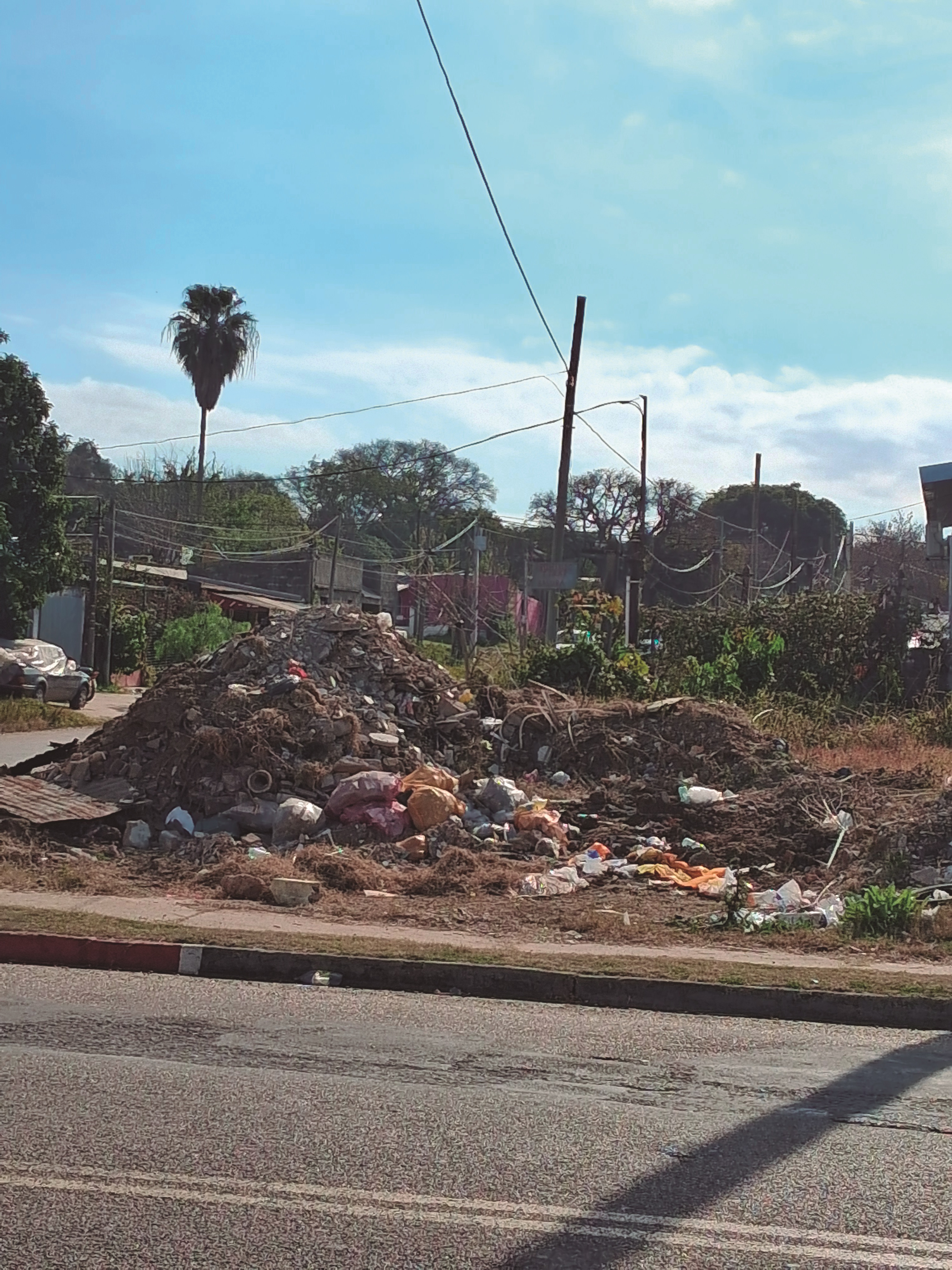 Latidos: Basural acumulada en predio, Aumenta el robo de motos y más...
