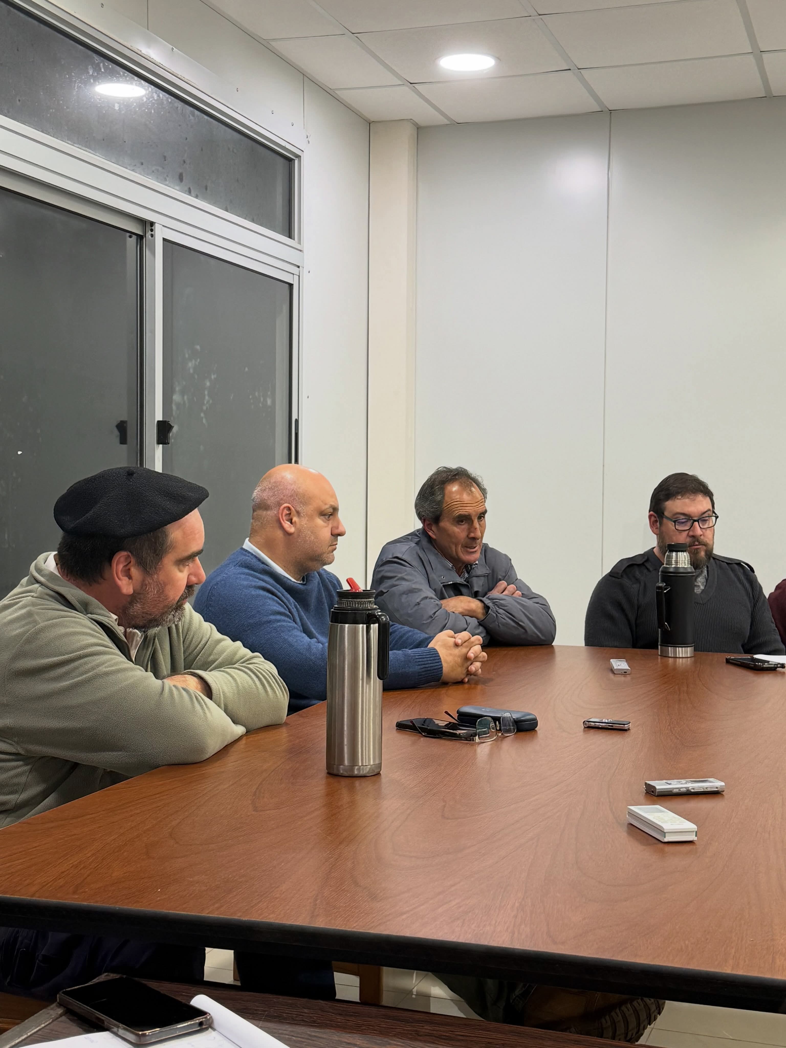 La Junta Departamental llevó su trabajo al territorio con una clave sesión ordinaria en la Central Hortícola del Norte