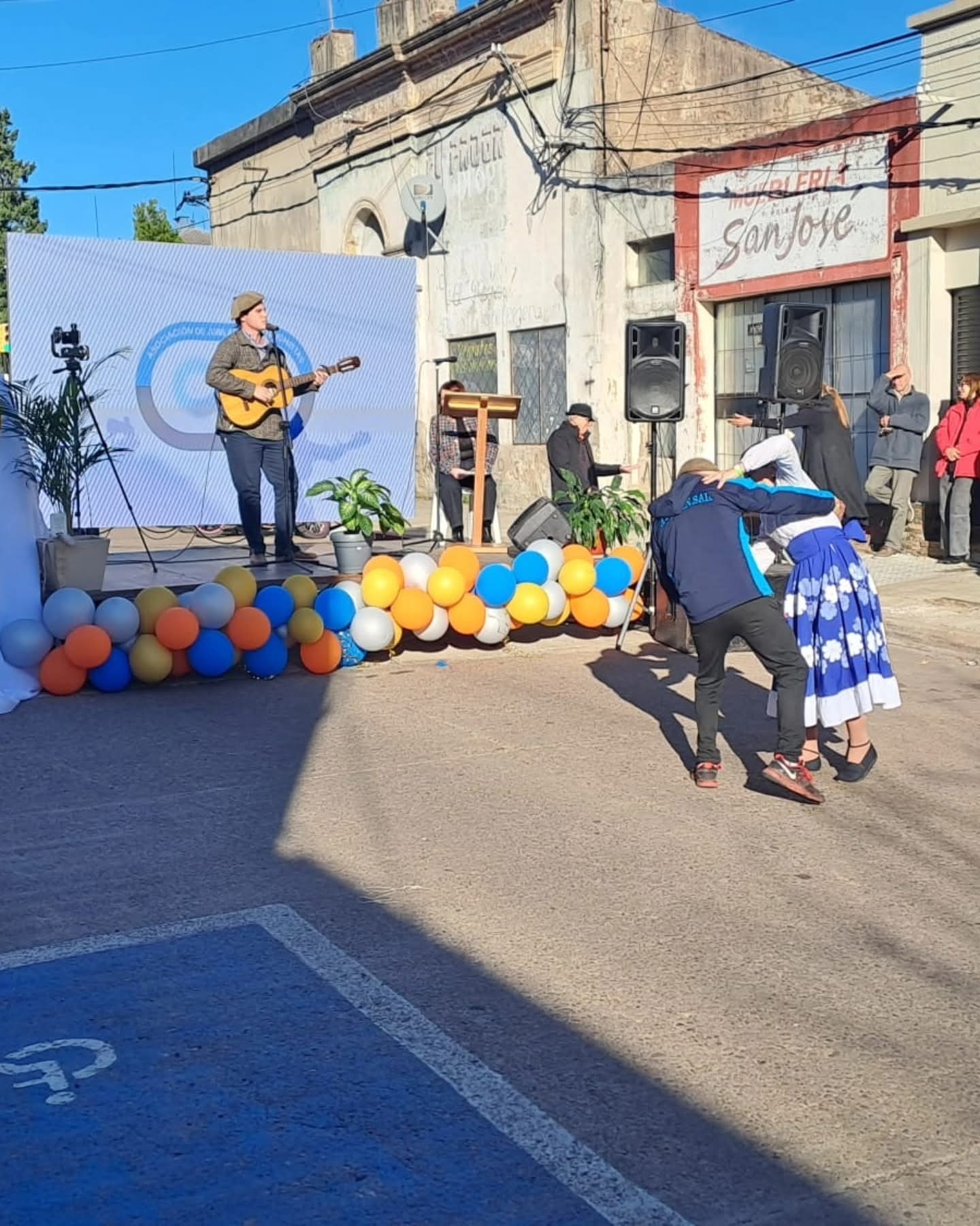 AJUPENSAL celebró sus 80  años con una fiesta al aire libre