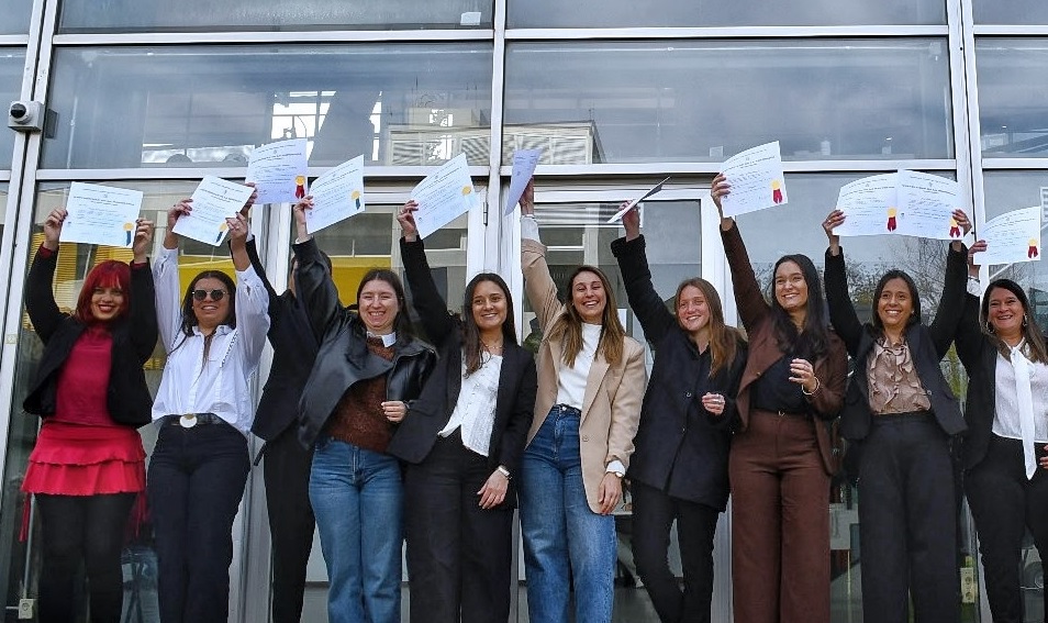 Nueva entrega de títulos  universitarios en la sede Salto