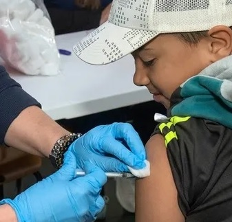 Jornadas de vacunación  contra el meningococo  para niños y adolescentes