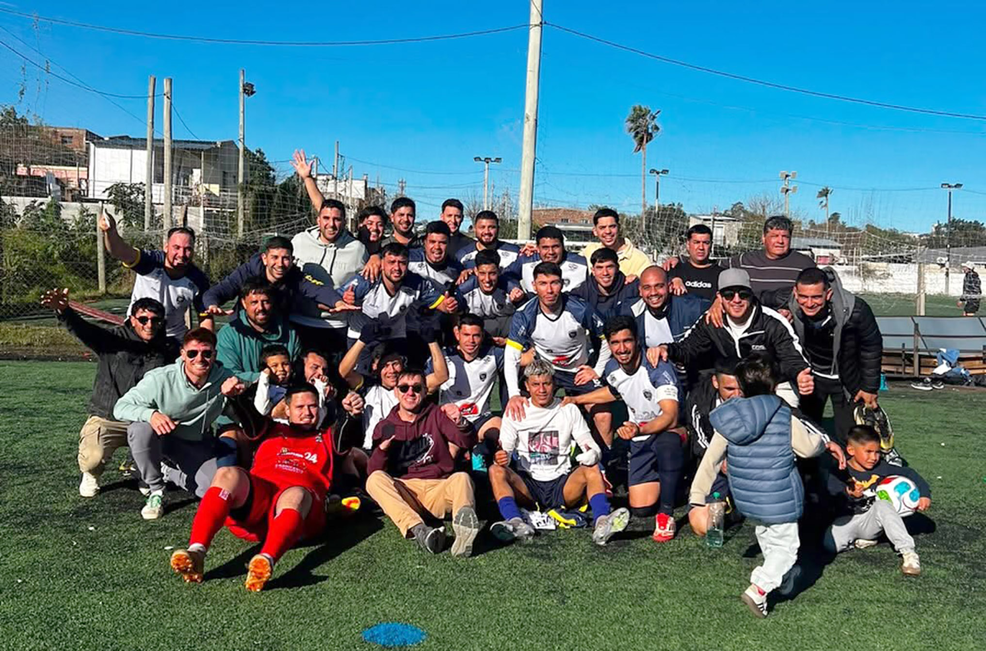 Villa España es líder del Clausura y sigue a tiro en el Acumulado.
