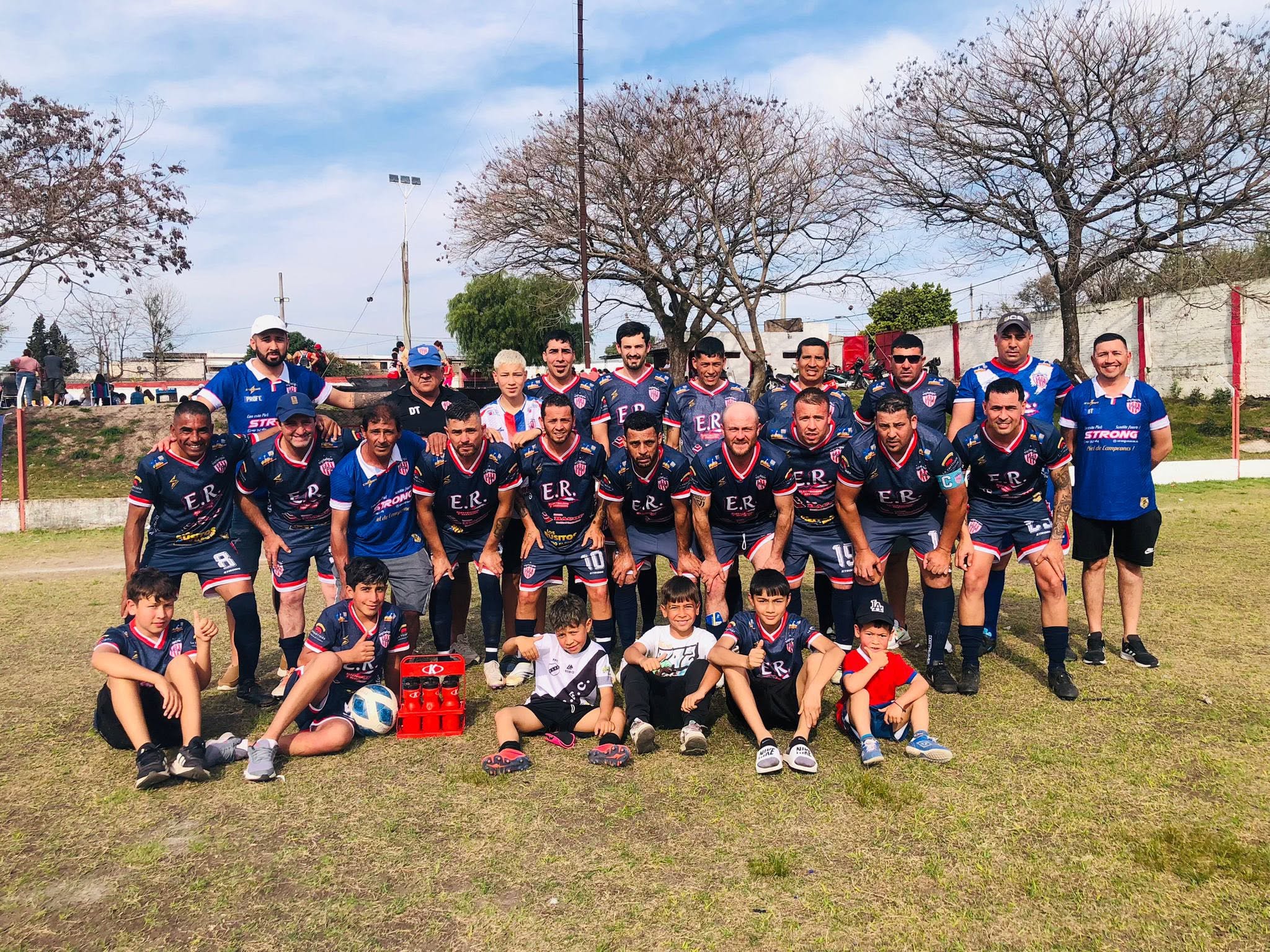 Unión Don Atilio, el equipo que domina por completo el Senior.