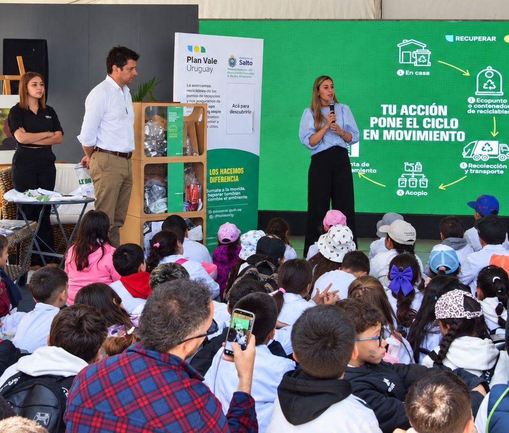 “Plan Vale” presentó su propuesta  en stand de gobierno de Expo-Salto