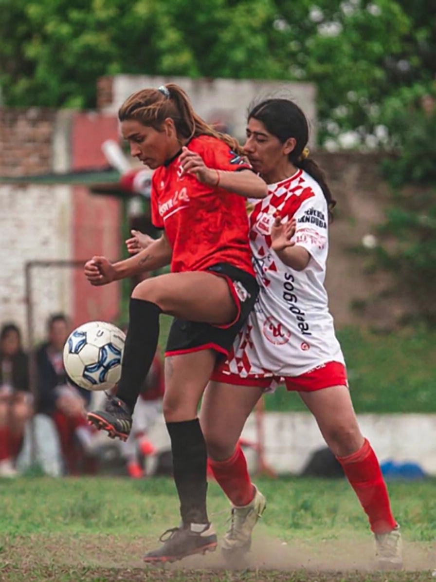 Universitario y Ceibal se enfrentarán  por la primera fecha.
