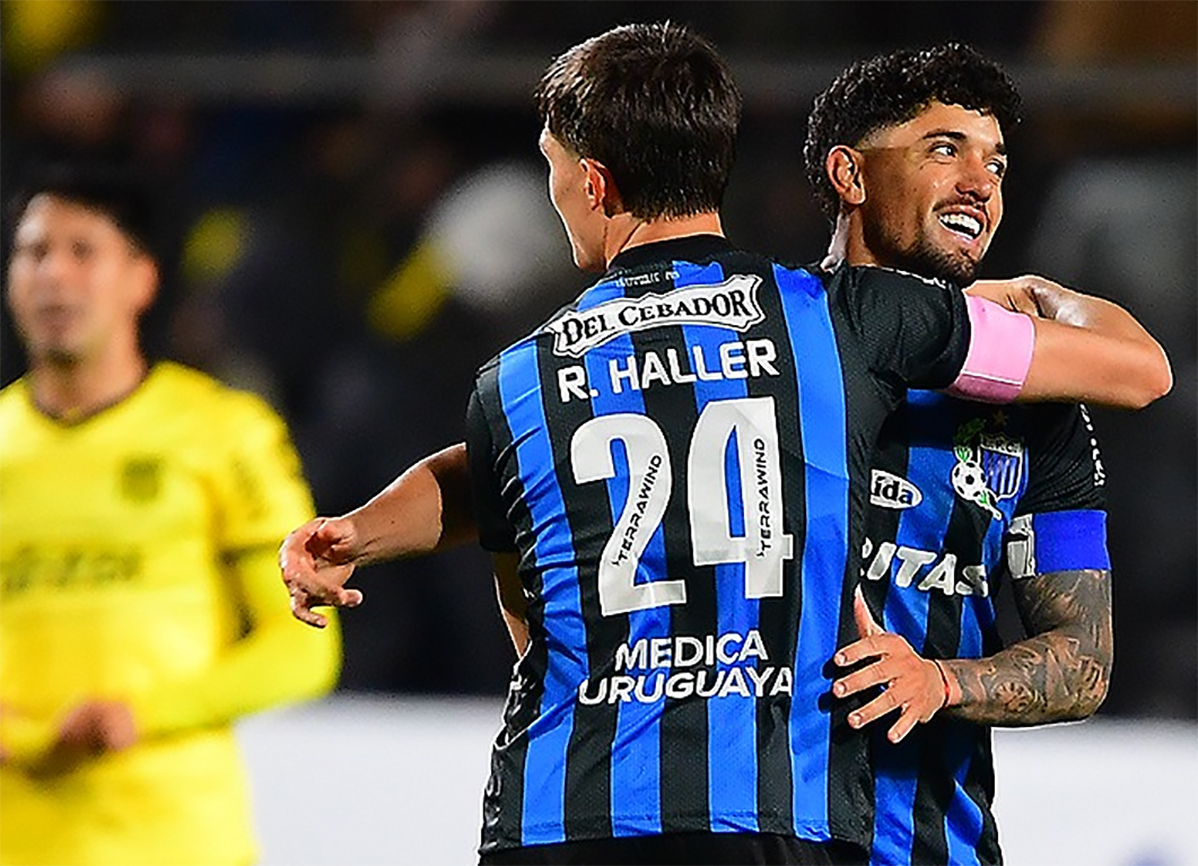 El negriazul nuevo líder del Clausura. 'Tenfield'