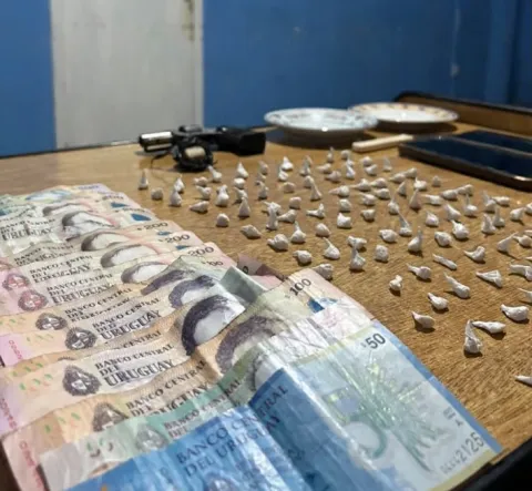 Allanamiento en presunta boca de  pasta base terminó con 5 detenidos 
