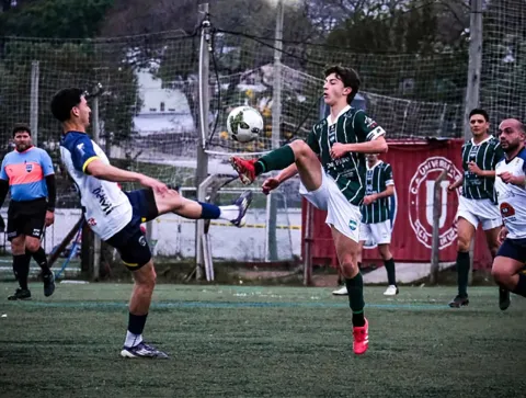 La República le ganó el partido clave de la fecha a Villa España, que lo dejó en posición de liguilla y le dio el título del Acumulado a Deportivo VJ y el del Clausura a La Academia. Foto: LSFC