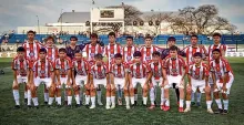 La sub 15 salteña termina su instancia de fase de grupos ante el equipo del interior del departamento, Pueblo Lavalleja, en el Estadio Ernesto Dickinson. Foto: Liga Salteña de Fútbol.