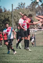 Saltó más alto. La IASA, hundido en el fondo, tomó impulso y se llevó un triunfo oxigenante. Foto: Liga Salteña de Fútbol / F2 Deportes.
