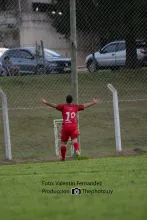 Gabriel De Souza gritó de nuevo y la "U" de ganar el pendiente ante Libertad, quedará en la cima. Foto: Valentín Fernández. 