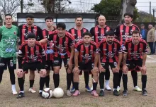 El plantel de Lazareto vuelve a ponerse en discusión por la lucha por el título. Foto: redes de Lazareto FC.