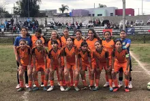 La selección femenina de 13 quiere seguir hacia las finales. 