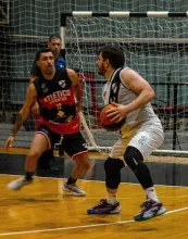 Emiliano Giano ante Santiago Peña en uno de los cruces de este año. Foto 'LSB'