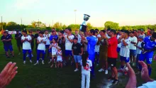 Integrantes de la Asociación de Periodistas e hijas de Enrique Tourn entregaron a Nacional los trofeos del torneo Acumulado a Nacional, que arrancará con el '1' en las definiciones.