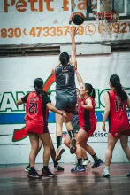 Ayer se enfrentaron en primera división y mañana juegan la primera final en U18