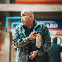 El técnico de Salto Uruguay va por un título más para su rico historial.