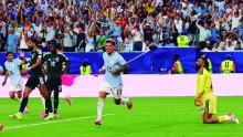 Maximiliano Araújo cazó un rebote del golero árabe y después de tanta insistencia celeste llegó la igualdad, que fue definitiva.