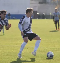 Nahuel Machado redondeó otro buen partido en la Copa de Clubes de OFI. 'FCFC'