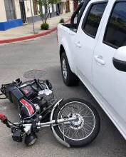 Motociclista con fractura tras  perder dominio de su vehículo