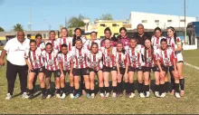 Las chicas de Salto antes de vencer a Bella Unión en la fase previa, este viernes van por el pasaje a la final