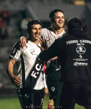 Ferro Carril fue más pero no lo pudo ganar.