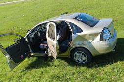 Mujer en grave estado tras chocar  su auto contra camión paraguayo