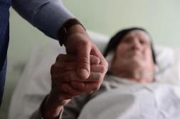 Cuidados Paliativos: Salud Pública apunta a implementación en octubre