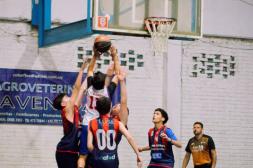 Se juega atrasado en el básquet