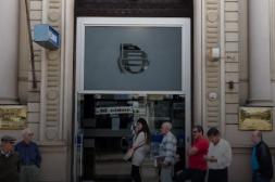 Largas filas en el BROU tras comenzar otorgamiento de préstamos a jubilados