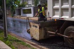 Se intensifican trabajos de reconstrucción vial en calles Agraciada y Treinta y Tres