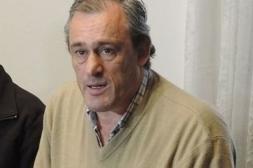 Secco defiende el cese de funcionarios y  denuncia "politiquería barata" del FA