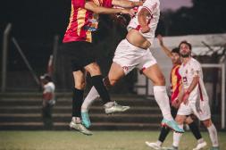 Nacional y Salto Nuevo igualaban 0-0: Caída de proyectiles a la cancha obligó a suspender la jornada