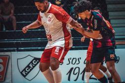 Universitario igualó con Ceibal pero sigue primero en el futsal