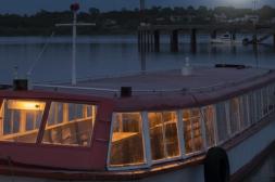 En lancha Don Demetrio: Paseos nocturnos  por el río Uruguay