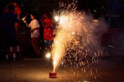 Navidad tranquila en Salto: cae el uso de pirotecnia sonora y crece la preferencia por fuegos silenciosos