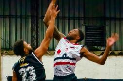 Básquetbol: Juventus-Ferro Carril  suspendido por humedad