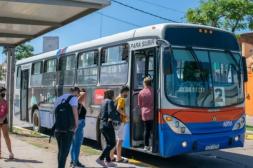 Intendencia apunta a renovar la flota y usuarios reclaman refugios peatonales