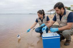 Ambiente analiza agua del río Uruguay luego de que casi un centenar de bañistas tuvieran erupciones con picazón