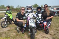Con más de un centenar de pilotos comienza el torneo Nocturno de motos 