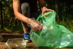 Jóvenes impulsan "Plogging  Aventura" en el río Daymán