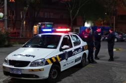 Trepaba una ventana para robar cables y fue capturado por la Policía